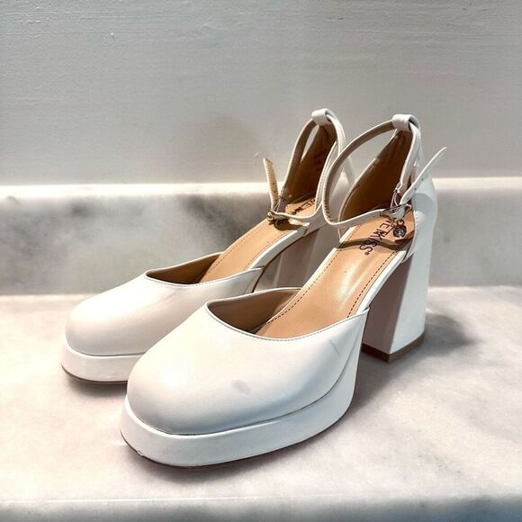 Wetkiss Ankle Buckle Strap Round Toe Platform Chunky Pump Heels White Size 9.5 - Picture 1 of 16